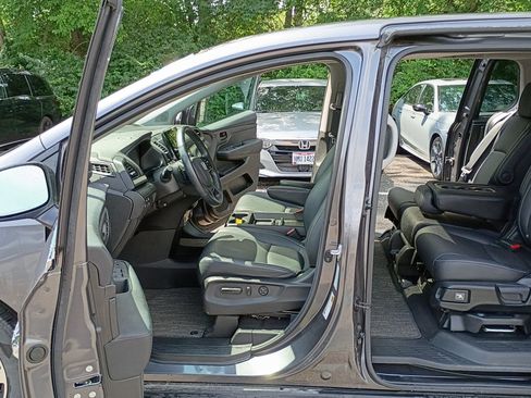 Used 2024 Honda Odyssey EX-L image 11