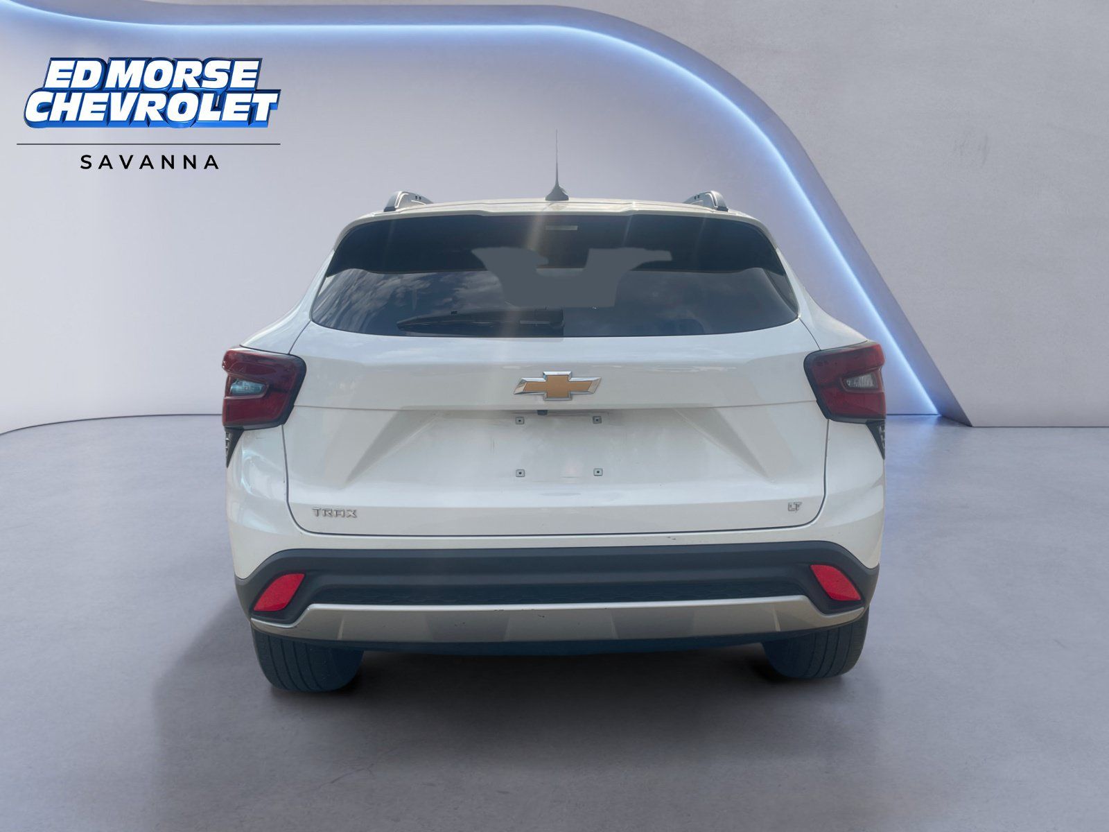Used 2025 Chevrolet Trax LT w/ Sunroof Package FWD image 4