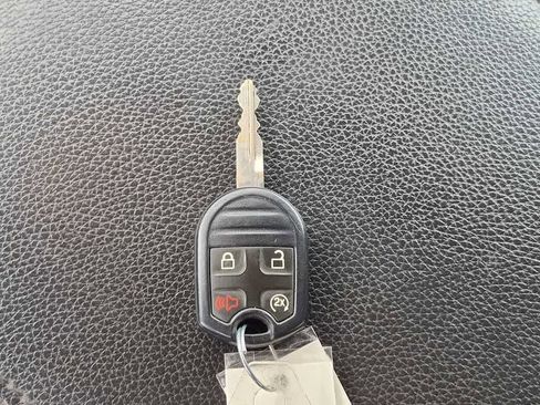Used 2011 Ford F250 XLT w/ XLT Premium Pkg AWD/4WD image 32
