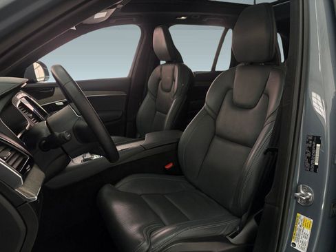 Used 2023 Volvo XC90 B6 Ultimate w/ Lounge Package image 5