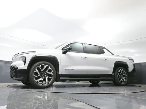 New 2025 Chevrolet Silverado EV RST image 46