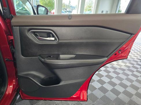 Used 2021 Nissan Rogue SV w/ Premium Package image 41