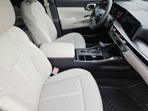 New 2026 Kia Sorento S w/ S Panoramic Sunroof Package FWD image 11