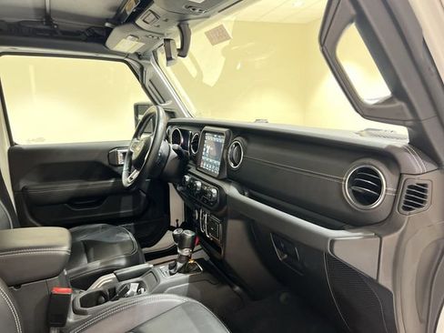 Used 2022 Jeep Gladiator Overland w/ Popular Equipment Package AWD/4WD image 25