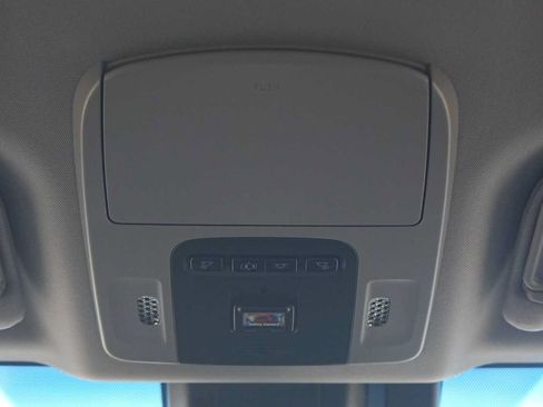 Used 2020 Toyota Camry XLE FWD image 25