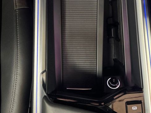 Used 2019 Audi e-tron Prestige w/ Prestige Package image 32