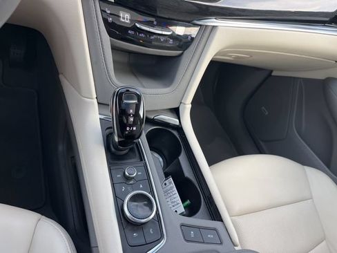 Used 2023 Cadillac XT6 Premium Luxury w/ Technology Package AWD/4WD image 32
