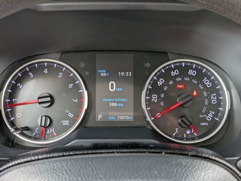 Used 2021 Toyota RAV4 LE FWD image 33