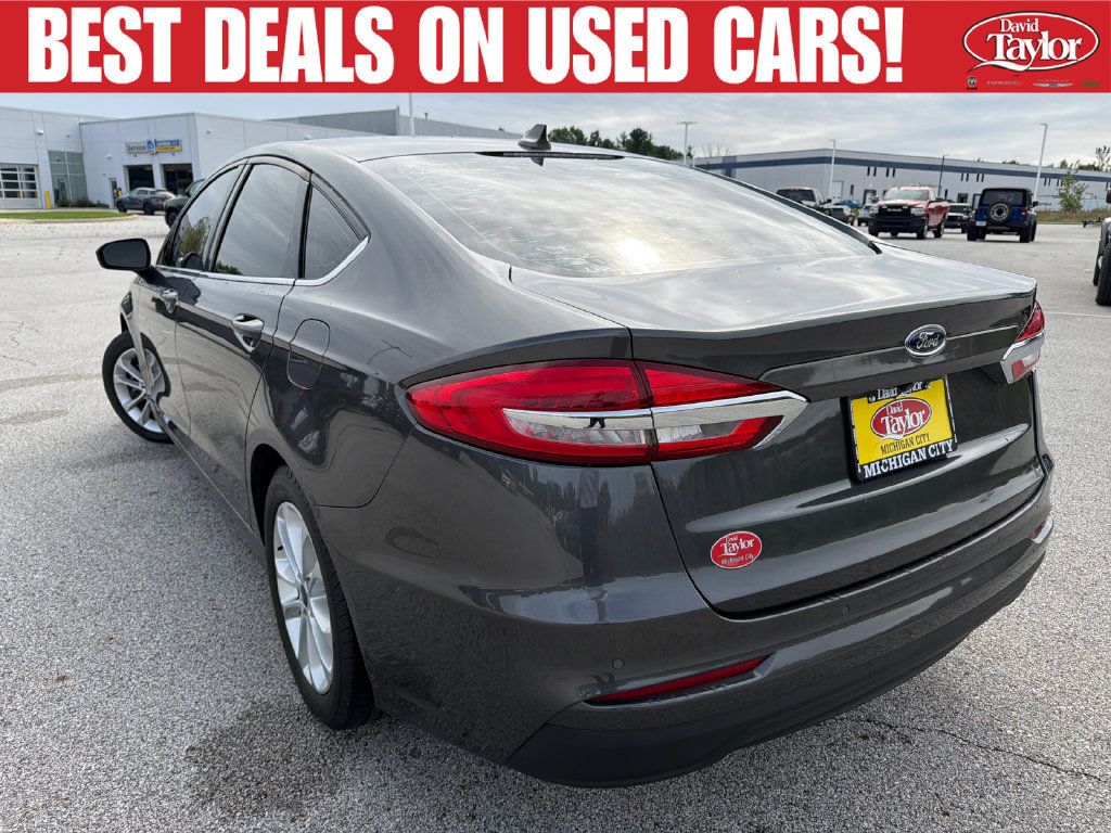 Used 2019 Ford Fusion SE FWD image 6