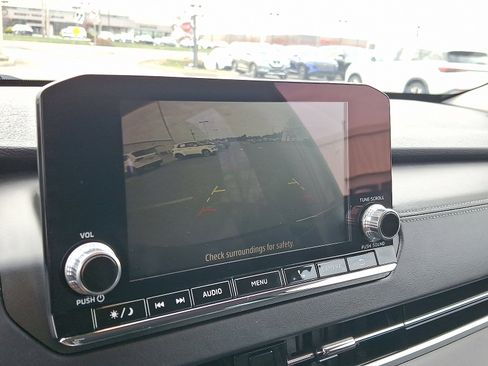 Used 2023 Mitsubishi Outlander ES image 17