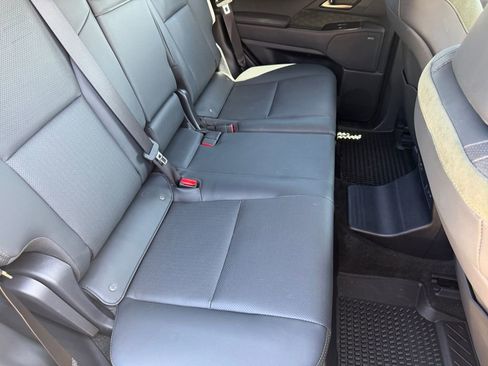 Used 2024 Lexus GX 550 AWD/4WD image 17