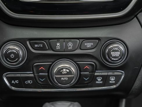 Used 2019 Jeep Cherokee Limited image 23