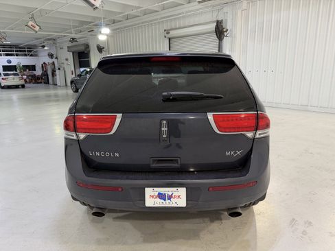 Used 2013 Lincoln MKX Base image 4