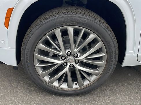 New 2026 Buick Enclave Avenir w/ Super Cruise Package image 9