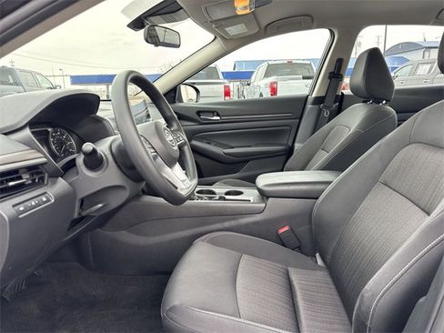 Used 2025 Nissan Altima 2.5 SV image 10