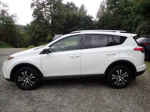 Used 2017 Toyota RAV4 LE w/ Carpet Mat Package AWD/4WD image 6
