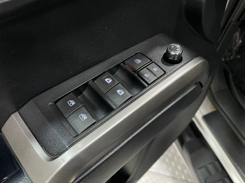 Used 2017 Toyota Tacoma Limited w/ Tow Package AWD/4WD image 15
