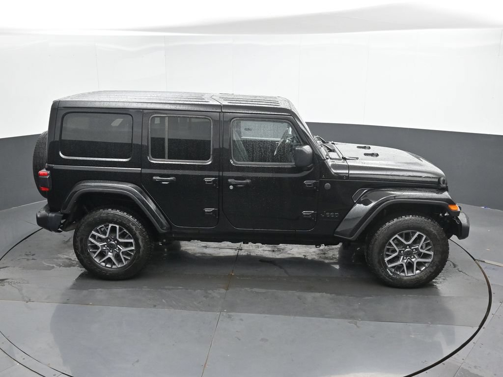 Used 2025 Jeep Wrangler Unlimited Sahara AWD/4WD image 33