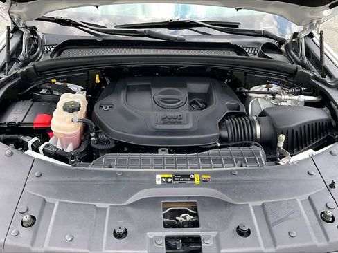 Certified 2023 Jeep Grand Cherokee L Overland image 40