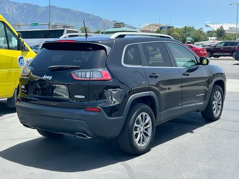 Used 2019 Jeep Cherokee Latitude Plus w/ Comfort/Convenience Group AWD/4WD image 4