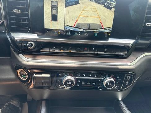 Used 2022 GMC Sierra 1500 SLT w/ SLT Premium Plus Package AWD/4WD image 28