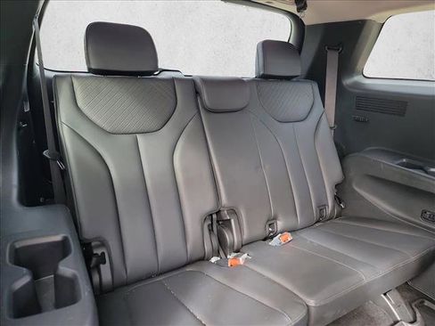 Used 2024 Hyundai Palisade SEL w/ Premium Package image 16