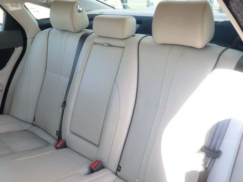 Used 2017 Jaguar XJ R-Sport image 20