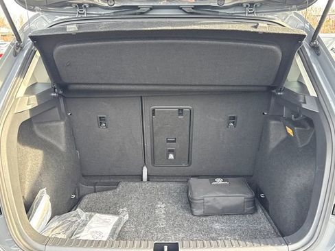 Used 2023 Volkswagen Taos SE image 10