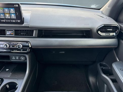 Used 2025 Honda Pilot TrailSport image 28