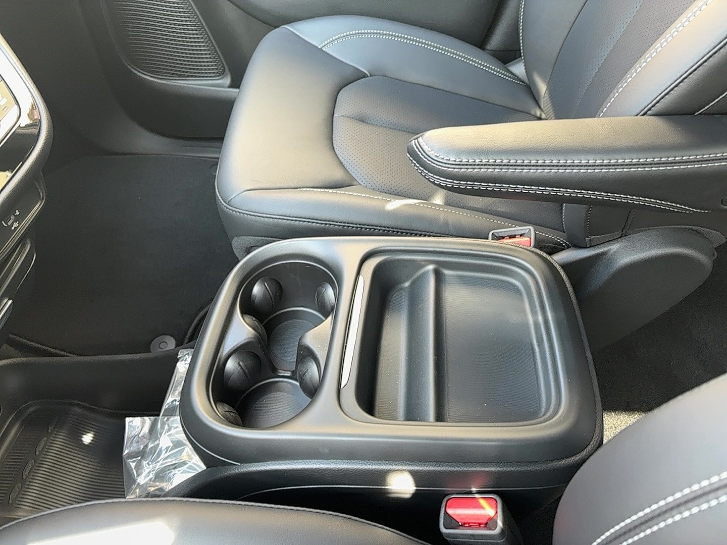 New 2027 Chrysler Pacifica Select AWD/4WD image 32