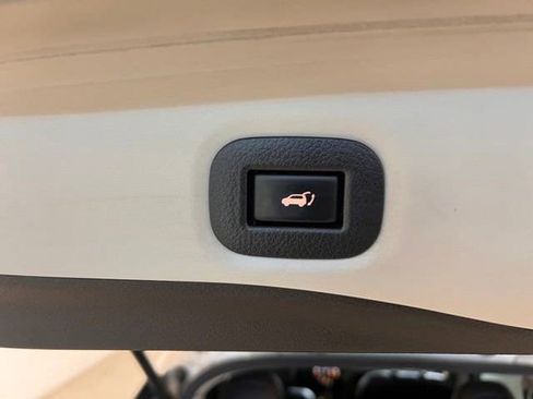 Used 2020 Nissan Rogue SL FWD image 9