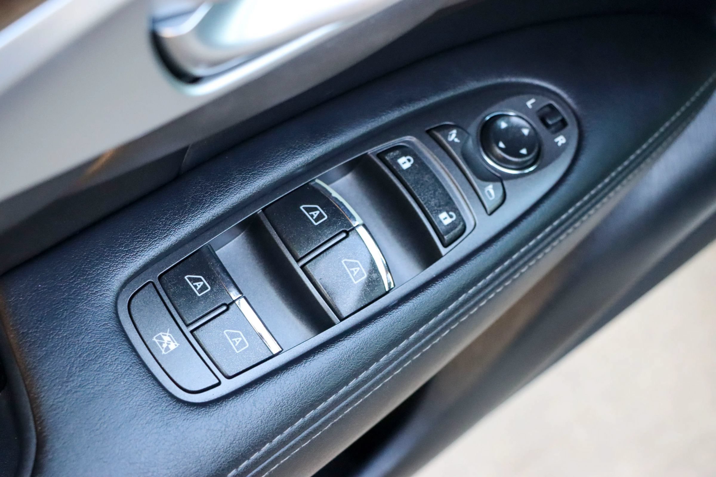 Used 2013 INFINITI M37 w/ Premium Pkg RWD image 14