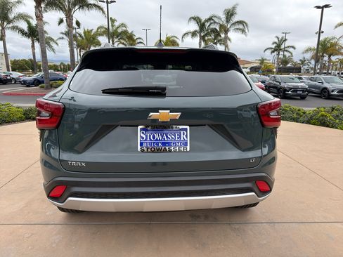 Used 2025 Chevrolet Trax LT FWD image 5
