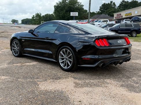 Used 2017 Ford Mustang GT Premium RWD image 3