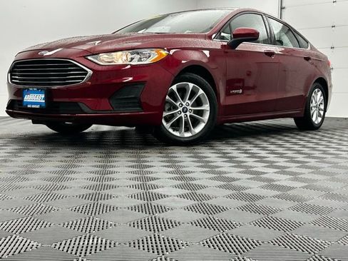 Used 2019 Ford Fusion SE image 13