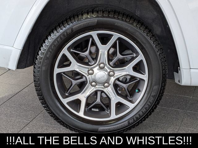 Used 2019 Jeep Grand Cherokee Overland AWD/4WD image 10