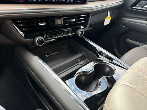 New 2026 Chevrolet Tahoe High Country AWD/4WD image 34