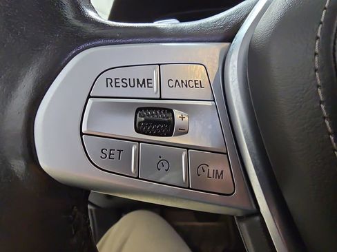 Used 2022 BMW X7 xDrive40i w/ Premium Package image 20