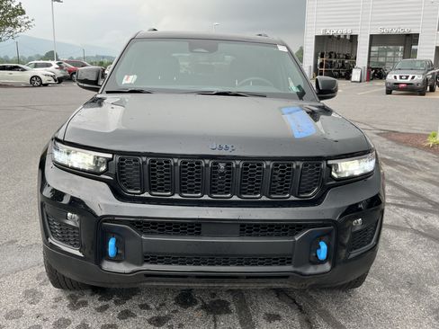 Used 2023 Jeep Grand Cherokee Trailhawk w/ Luxury Tech Group III AWD/4WD image 12