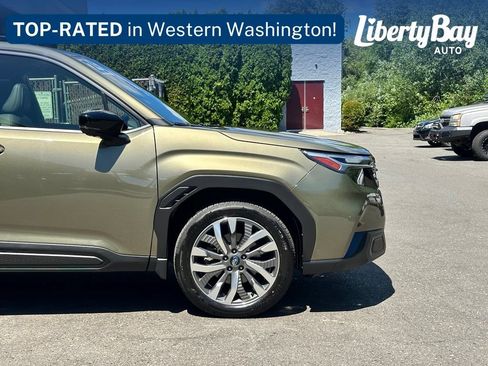 Used 2025 Subaru Forester Touring AWD/4WD image 3
