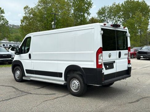 Used 2025 RAM ProMaster 2500 w/ U-Haul Equipment Group FWD image 8