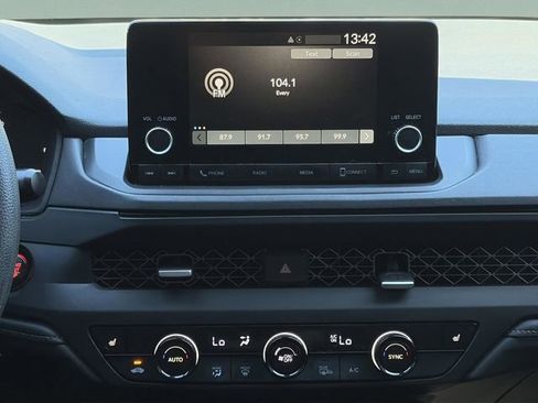 Used 2023 Honda Accord EX image 10