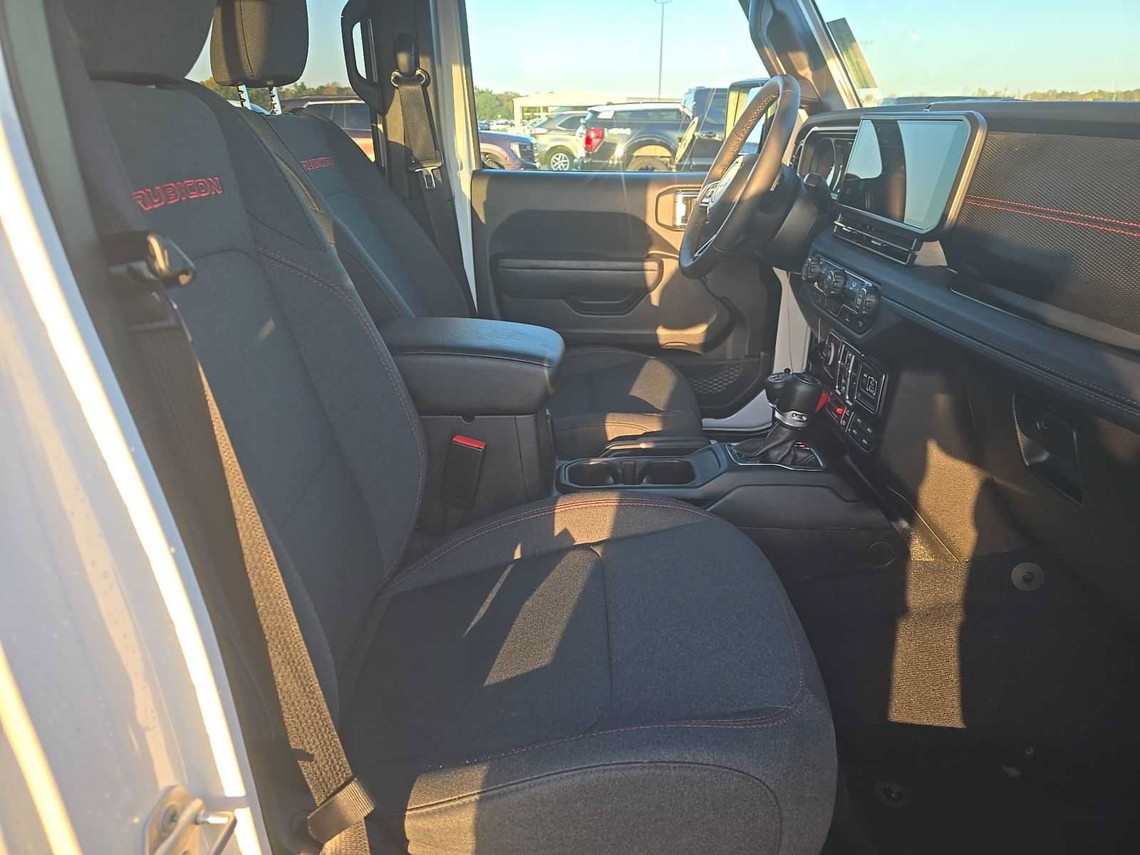 Used 2026 Jeep Wrangler Unlimited Rubicon AWD/4WD image 17