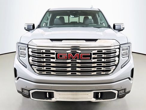 Certified 2025 GMC Sierra 1500 Denali w/ Technology Package AWD/4WD image 2