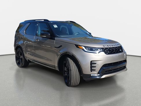 New 2026 Land Rover Discovery Dynamic SE image 3