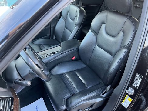 Used 2016 Volvo XC90 T8 Momentum image 12