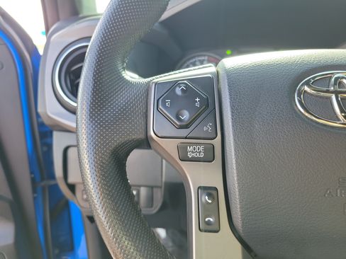 Used 2020 Toyota Tacoma TRD Sport AWD/4WD image 22