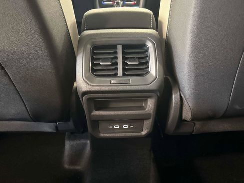 New 2026 Volkswagen Taos SE AWD/4WD image 17