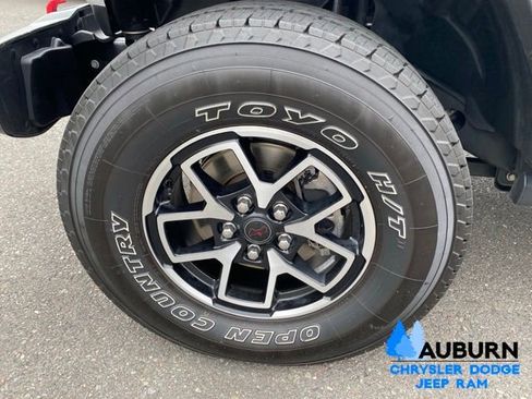 Used 2024 Jeep Wrangler Unlimited Rubicon AWD/4WD image 9