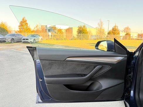 Used 2023 Tesla Model 3 Standard Range image 12